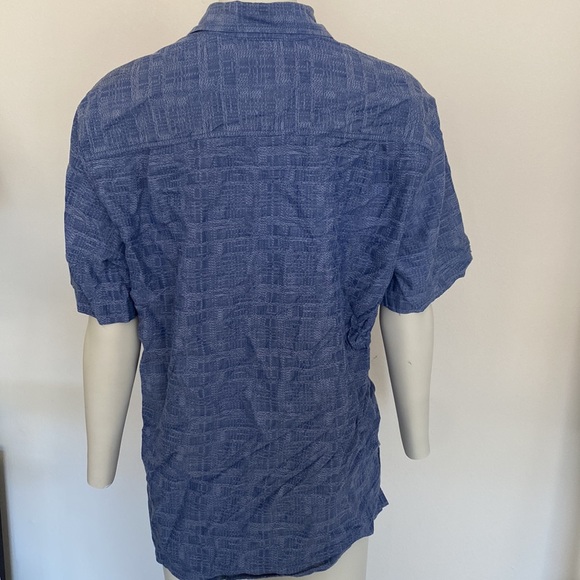 Tommy Bahama Silk Blend Short Sleeve Button Up - Picture 4 of 6